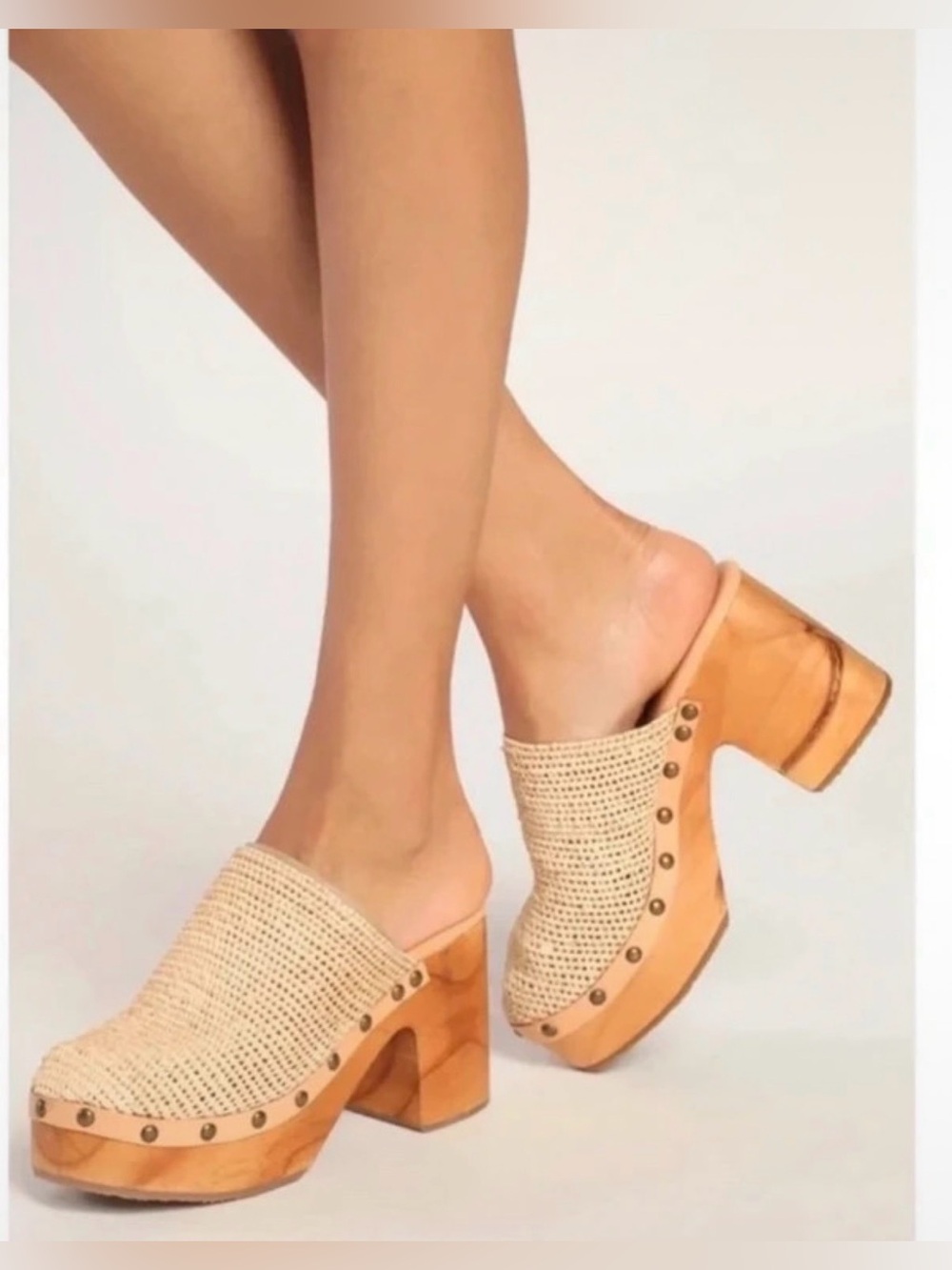 Free people Claudia Crochet Beige Raffia Leather Studded
Clogs